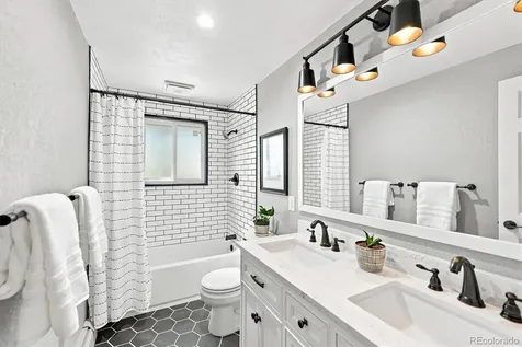 1186 E Davies Court Centennial CO 80122