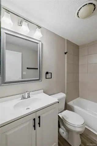 1816 Pagosa Way Aurora CO 80011