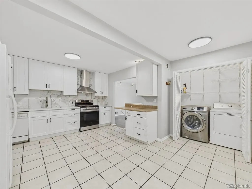 1081 S Knox Court Denver CO 80219