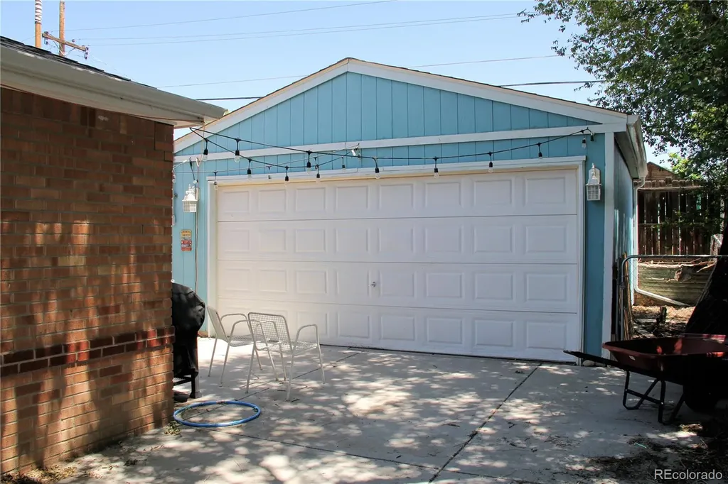 8980 Hickory Place Denver CO 80229