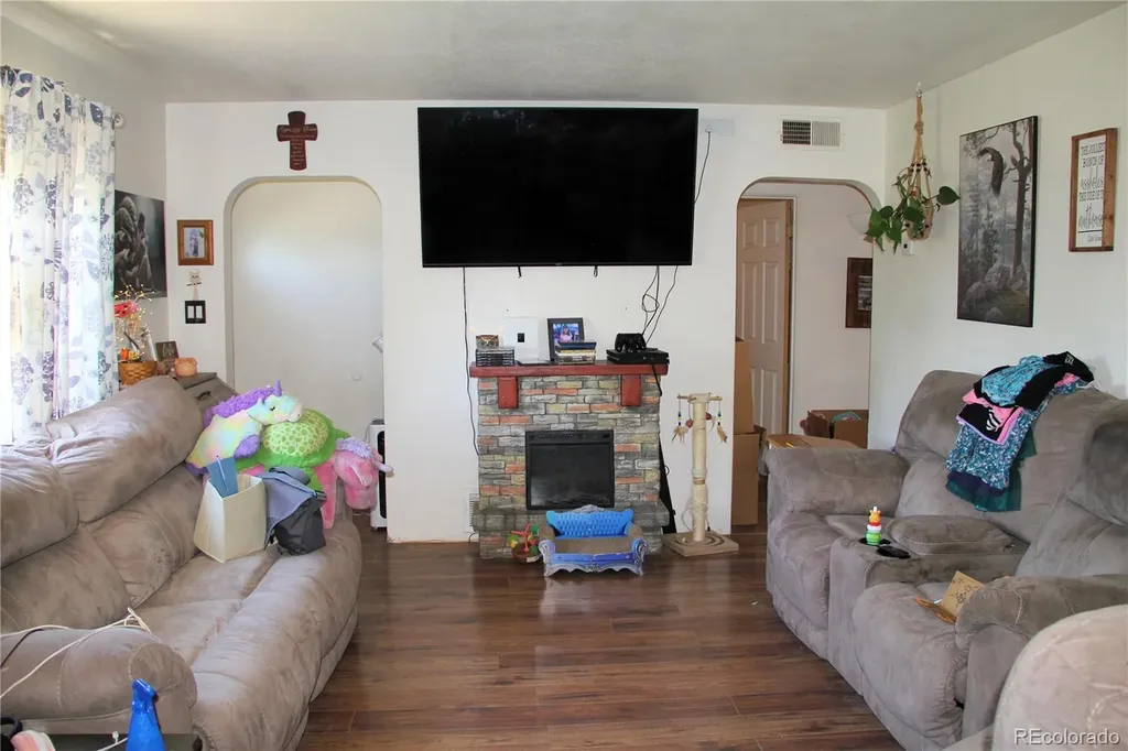 8980 Hickory Place Denver CO 80229