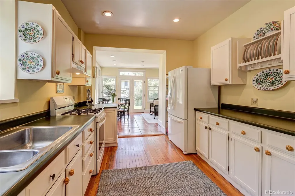 2091 Holly Denver CO 80207