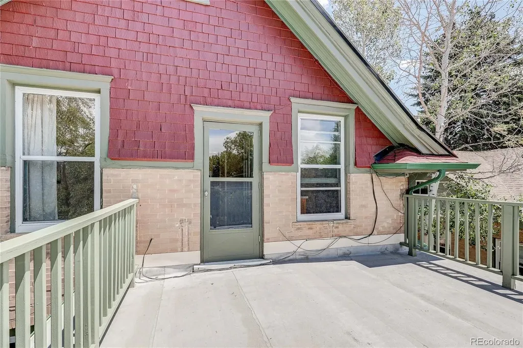 2091 Holly Denver CO 80207