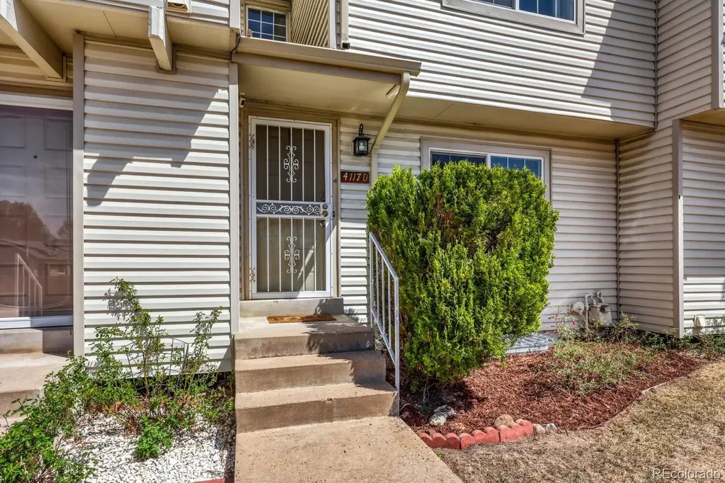 4117 S Mobile Circle Aurora CO 80013