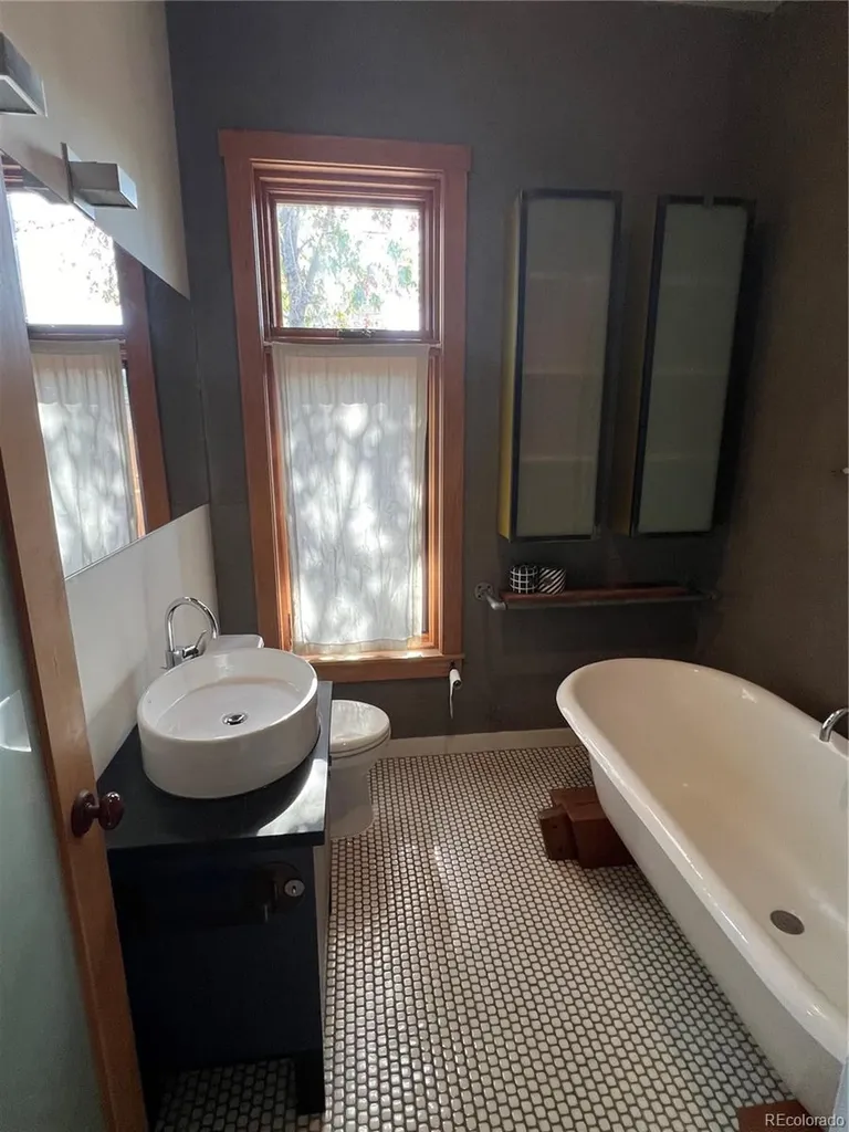 1106 W 13th Avenue Denver CO 80204