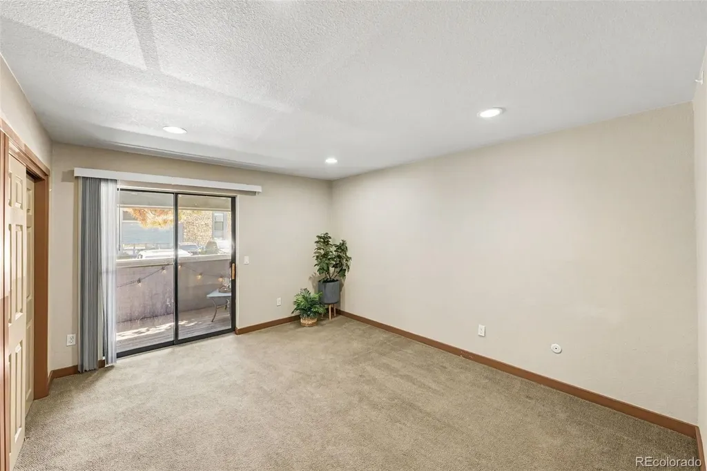 9727 E Peakview Avenue Englewood CO 80111
