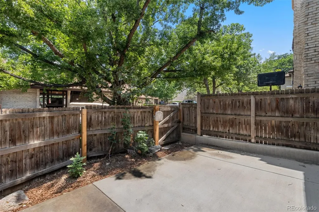 4250 S Olive Street Denver CO 80237