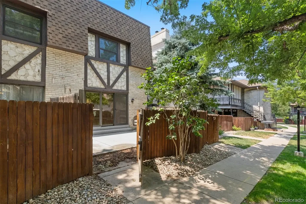 4250 S Olive Street Denver CO 80237
