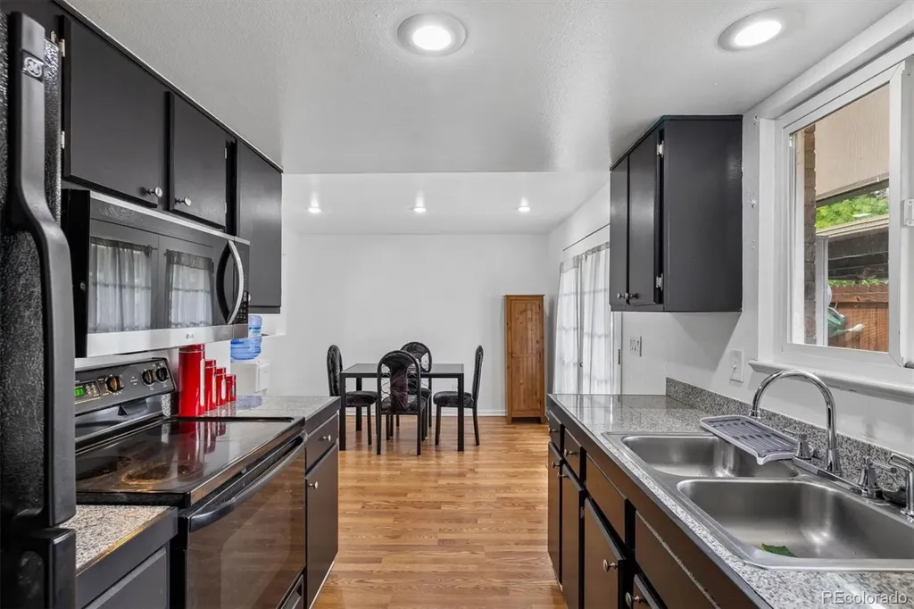7711 W Glasgow Place Littleton CO 80128