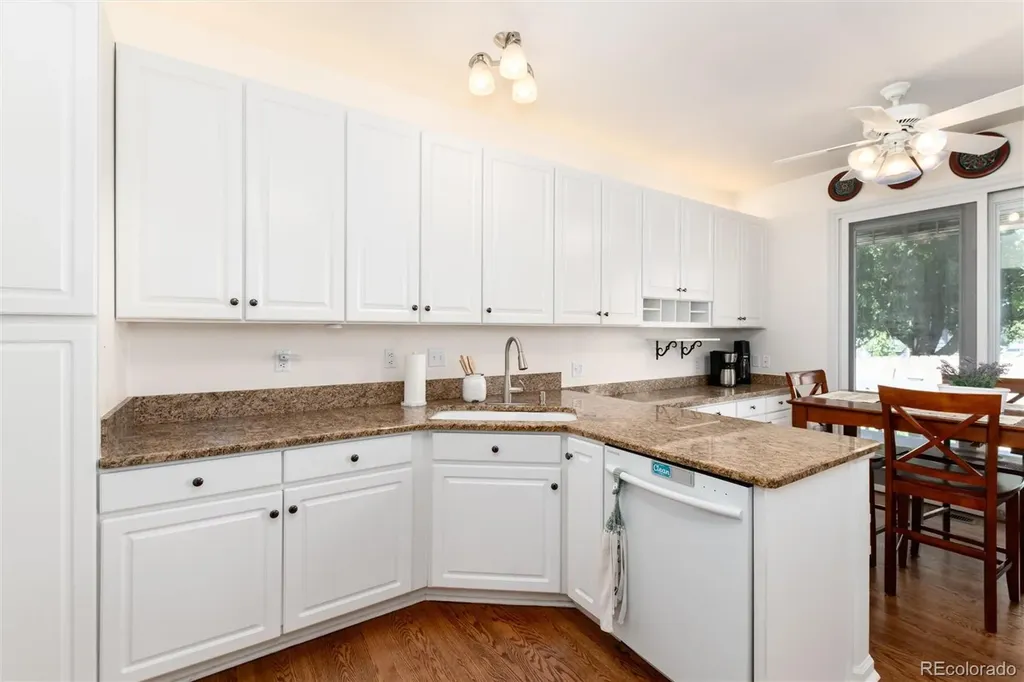 7282 S Acoma Street S Littleton CO 80120
