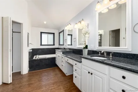 7282 S Acoma Street S Littleton CO 80120