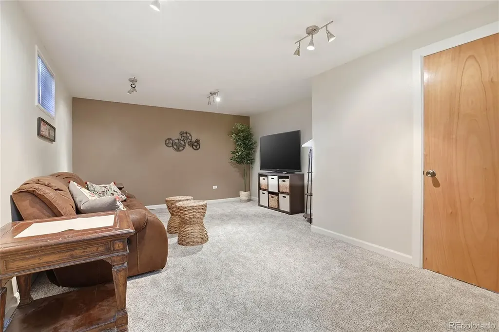 6937 E Briarwood Drive Centennial CO 80112