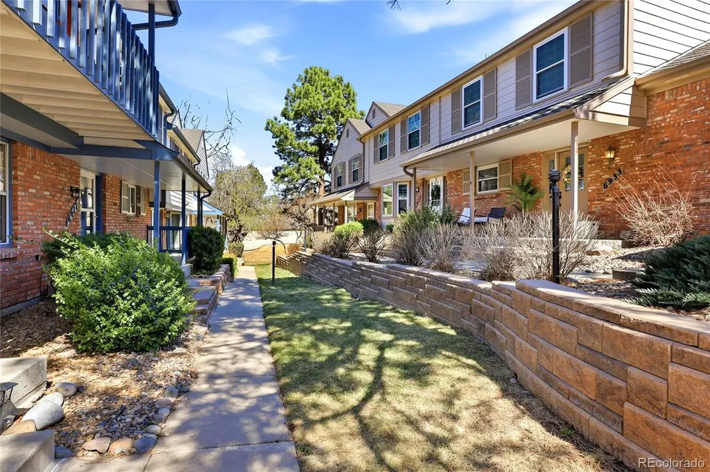 6937 E Briarwood Drive Centennial CO 80112