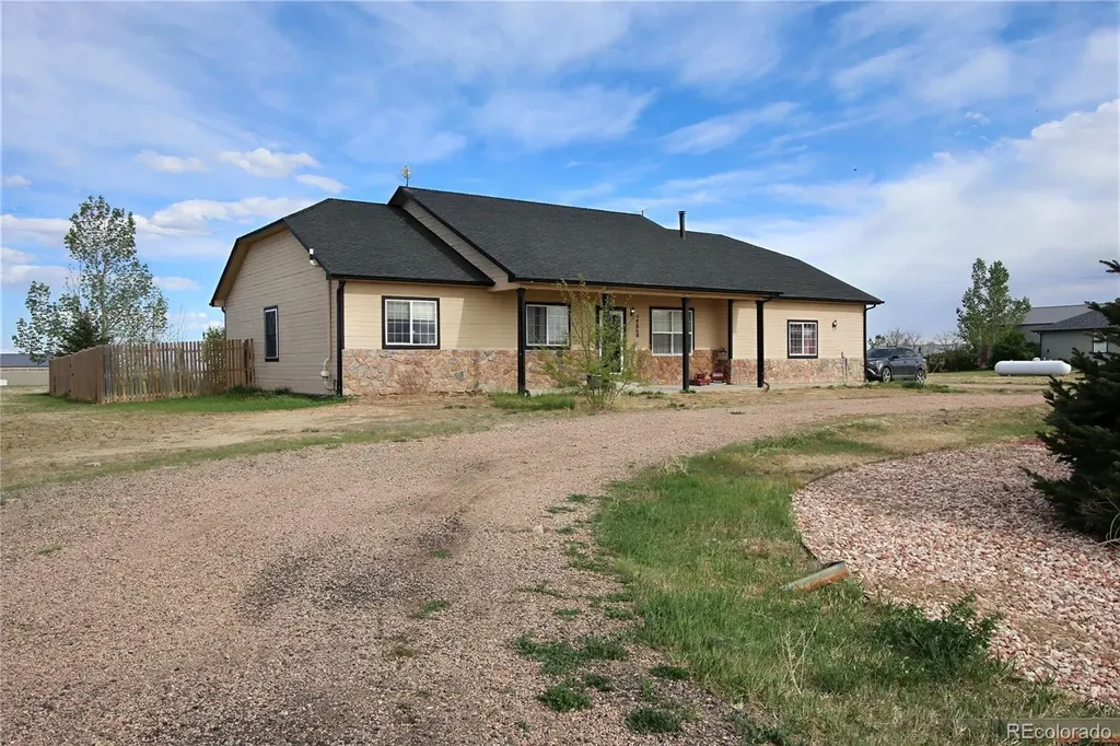 14860 Avery Way Keenesburg CO 80643