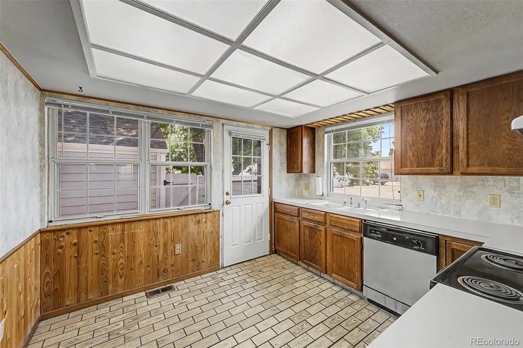 7938 S Depew Street Littleton CO 80128