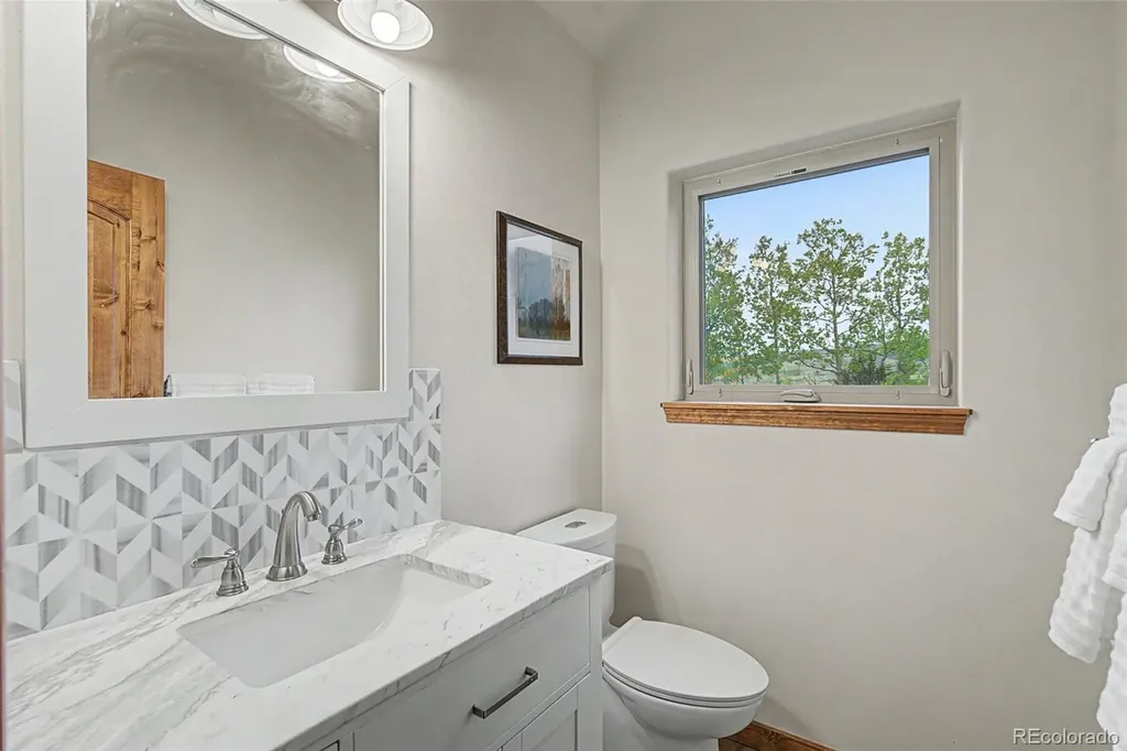 621 School House Hill Victor CO 80860