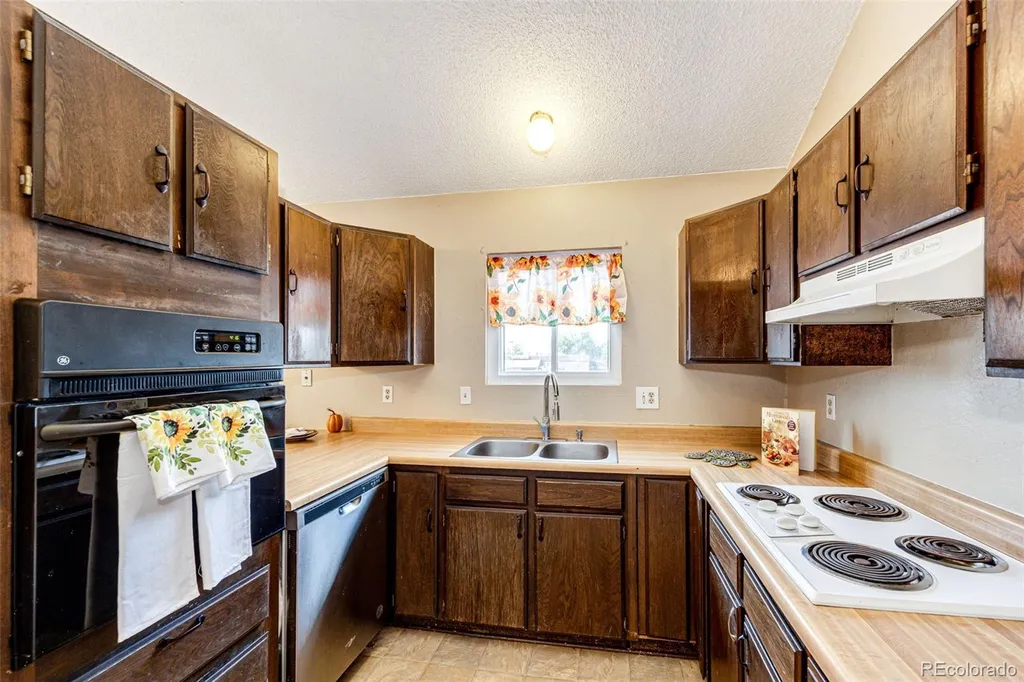 6505 W Mississippi Place Denver CO 80232
