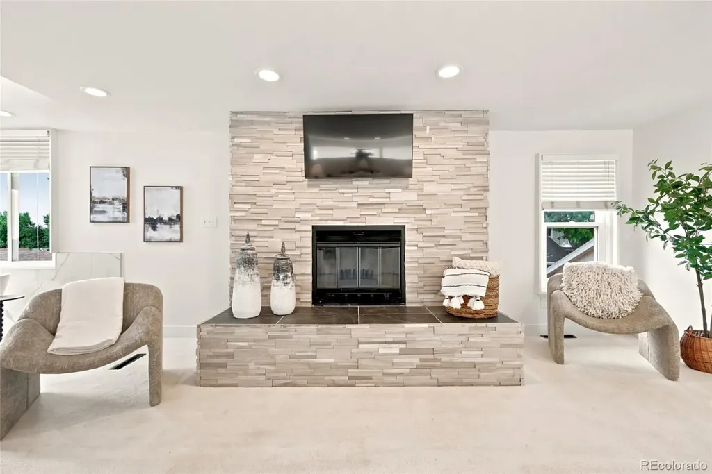 7572 S Rosemary Circle Englewood CO 80112