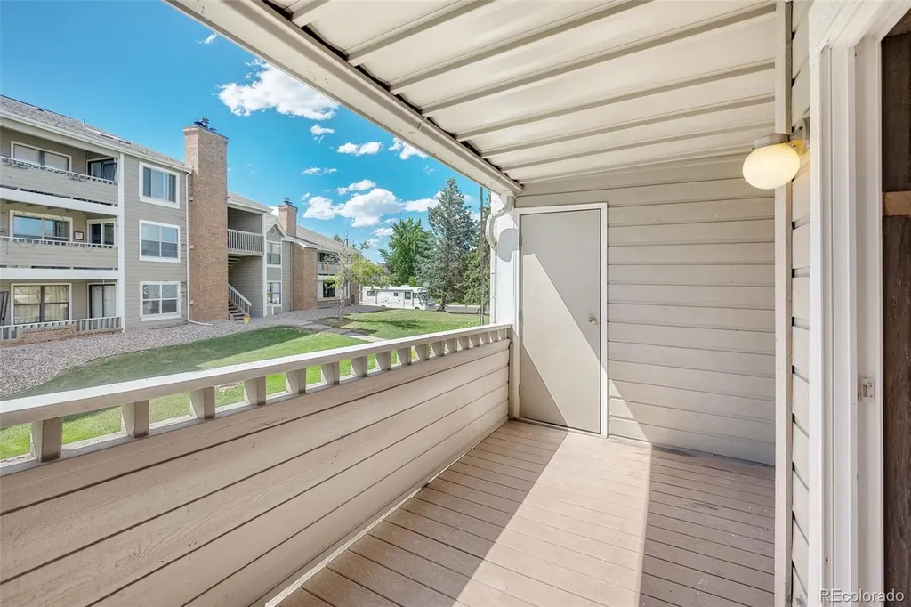 12043 W Cross Drive Littleton CO 80127