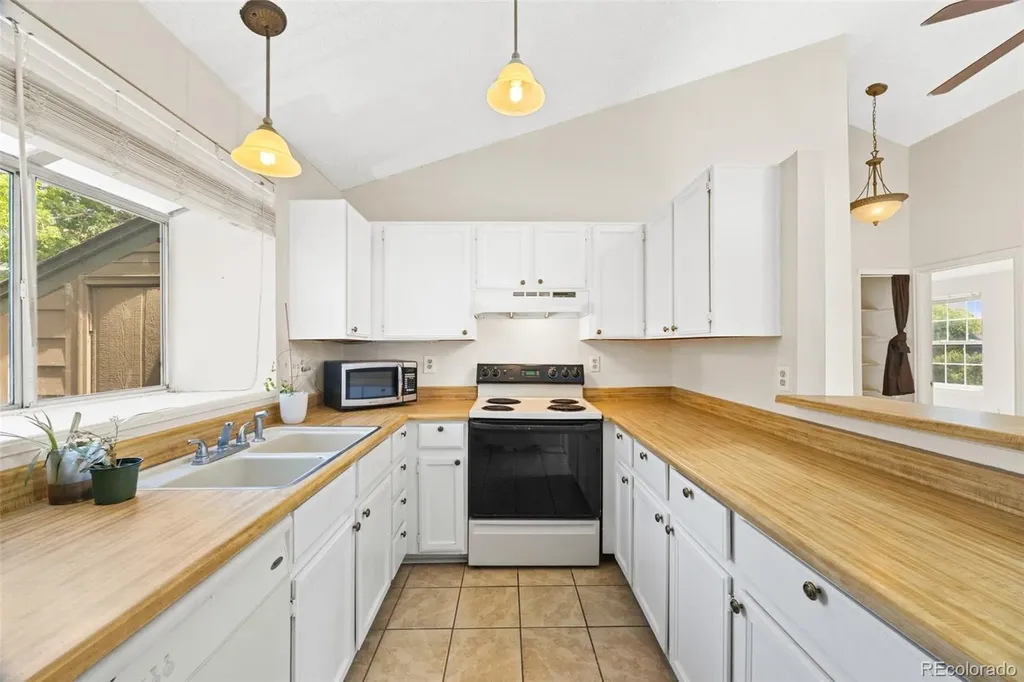 17458 E Rice Circle Aurora CO 80015