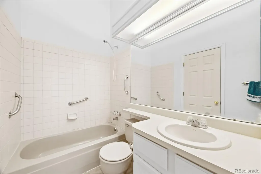 17458 E Rice Circle Aurora CO 80015