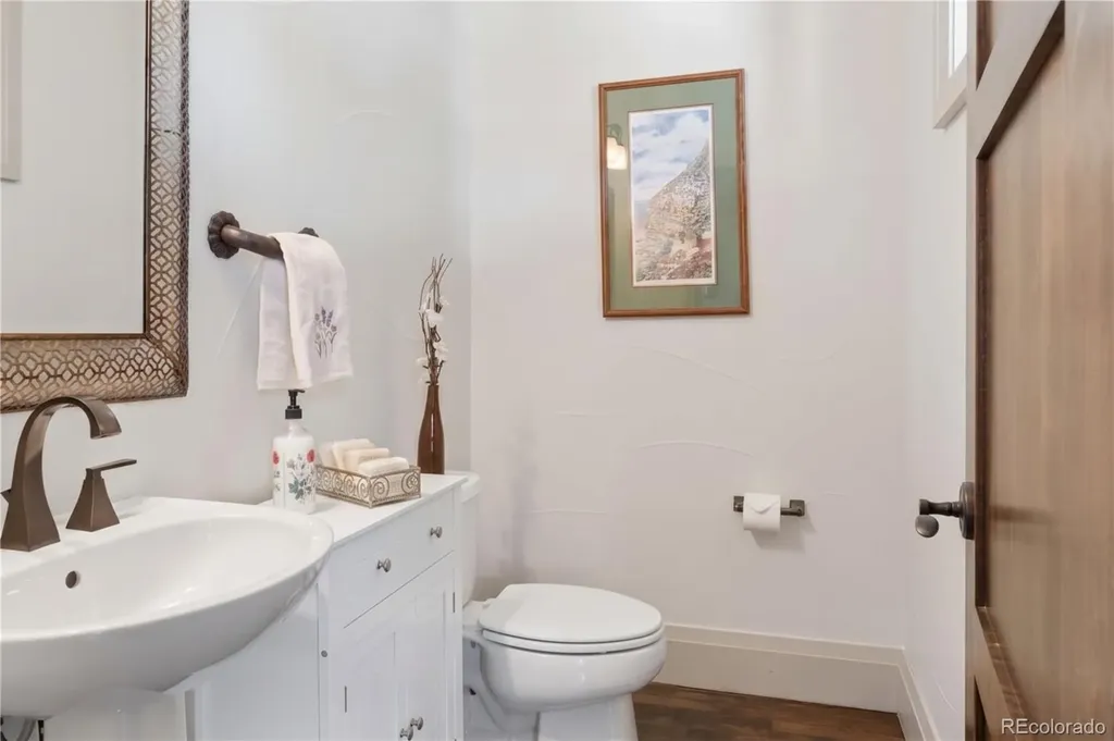 2335 N Glencoe Street Denver CO 80207
