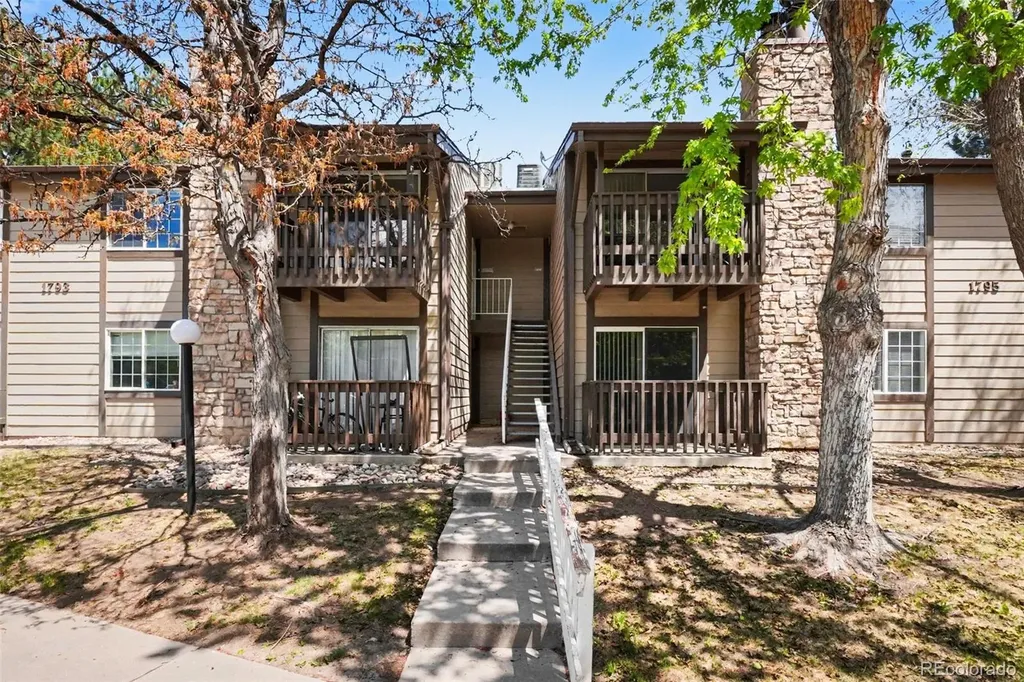 1793 S Pitkin Street Aurora CO 80017