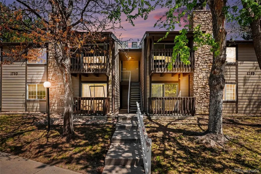 1793 S Pitkin Street Aurora CO 80017