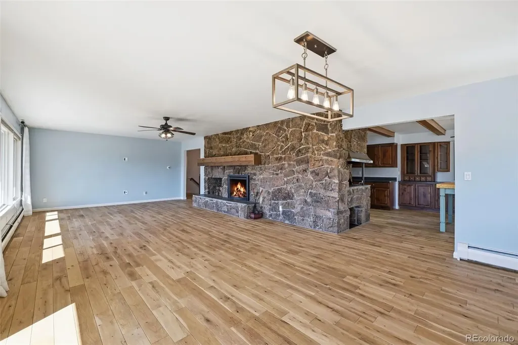 7518 Vincent Drive Colorado Springs CO 80920