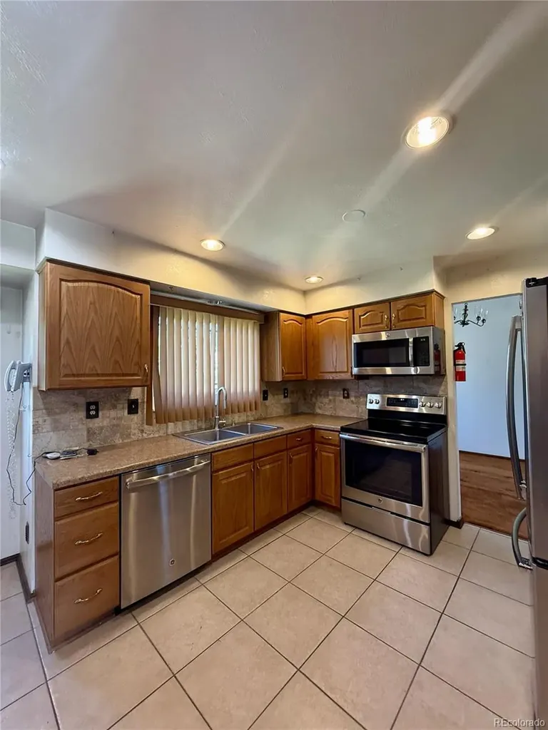 4705 Fraser Way Denver CO 80239