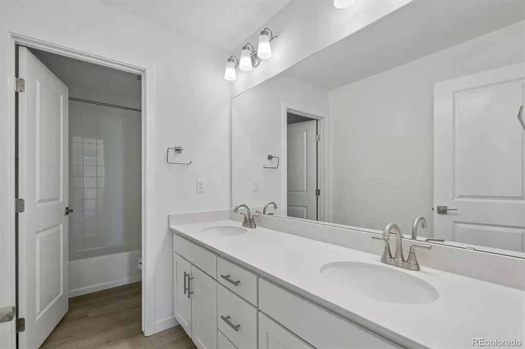 3661 N Hayleyville Street Aurora CO 80019