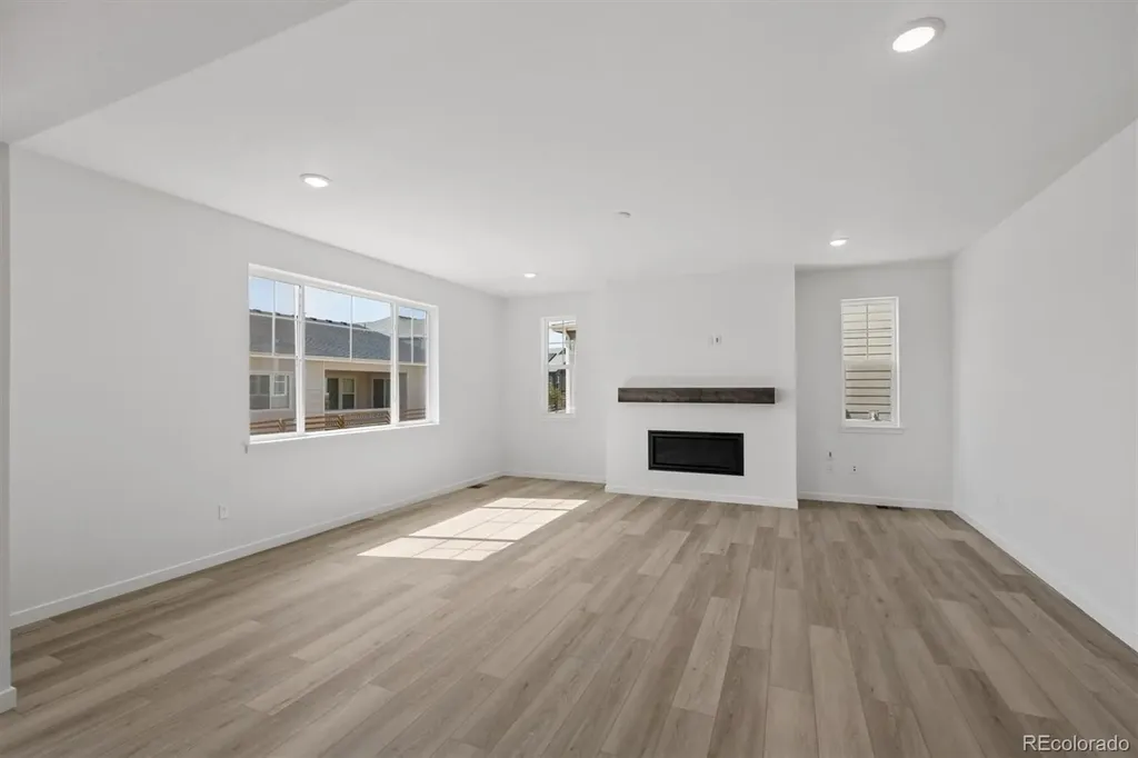 3661 N Hayleyville Street Aurora CO 80019