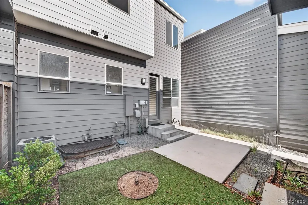 5540 Valentia Court Denver CO 80238