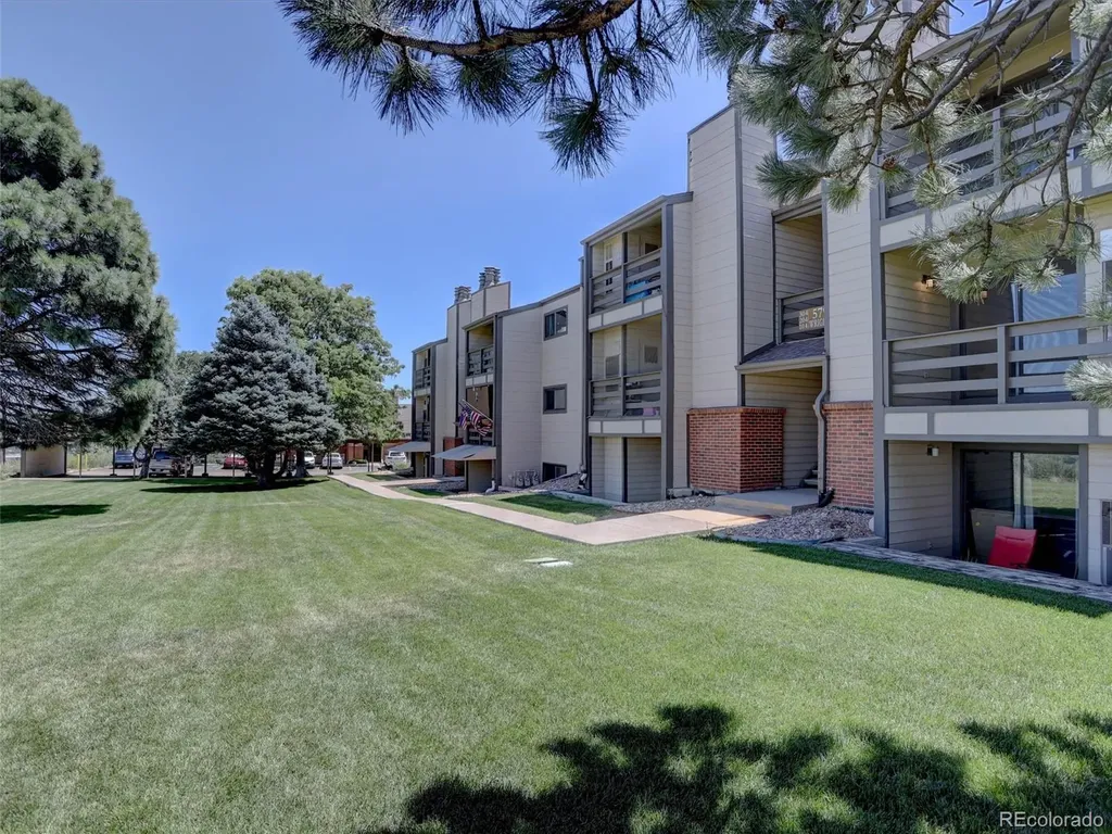 579 Wright Street Lakewood CO 80228