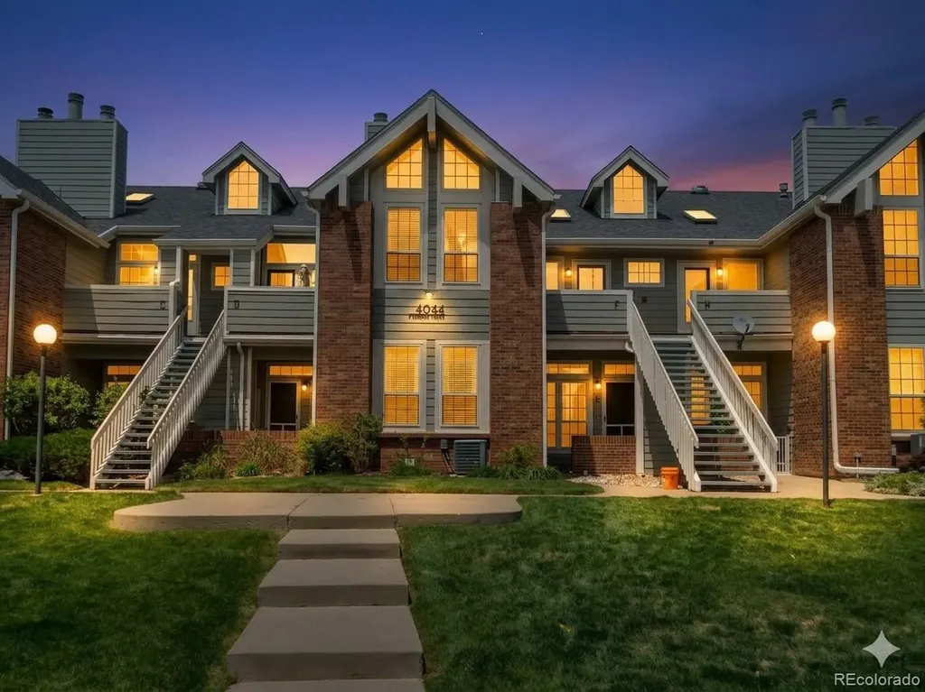 4044 S Carson Street Aurora CO 80014