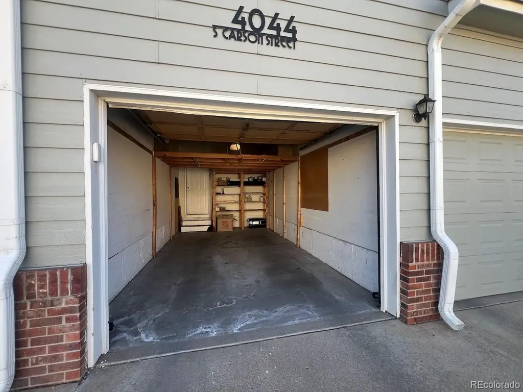 4044 S Carson Street Aurora CO 80014