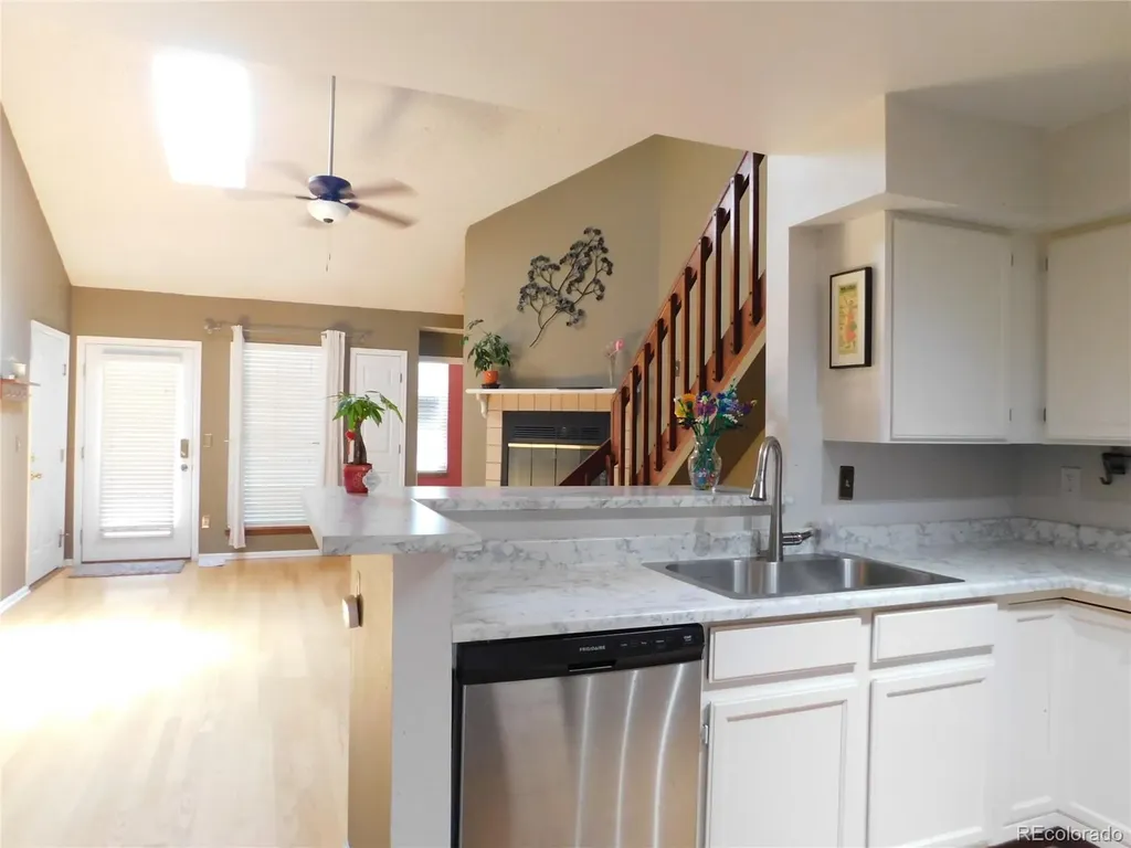 4044 S Carson Street Aurora CO 80014