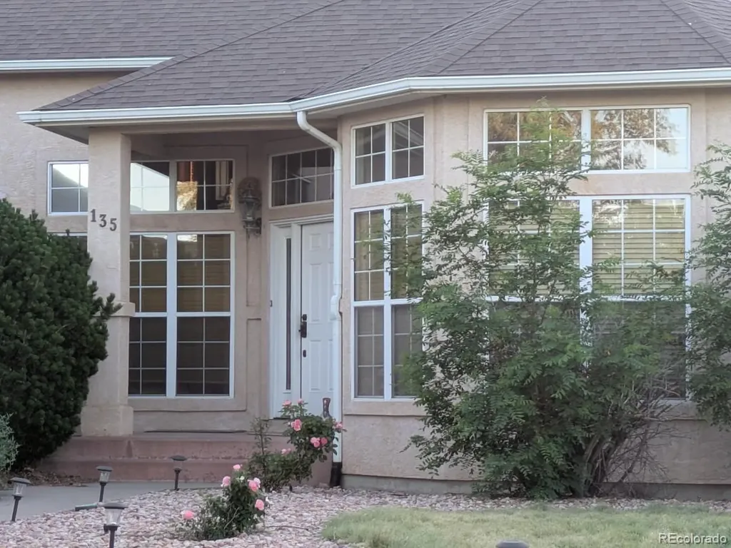 135 S Hacienda Del Sol Drive Pueblo CO 81007