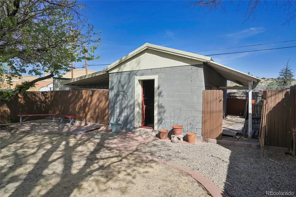232 E 6th Street Walsenburg CO 81089
