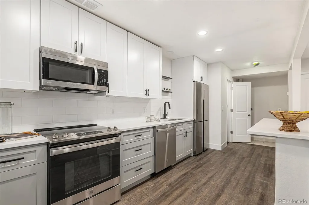 7995 E Mississippi Avenue Denver CO 80247