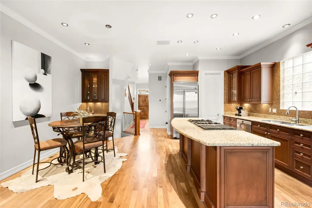 2527 Tremont Place Denver CO 80205
