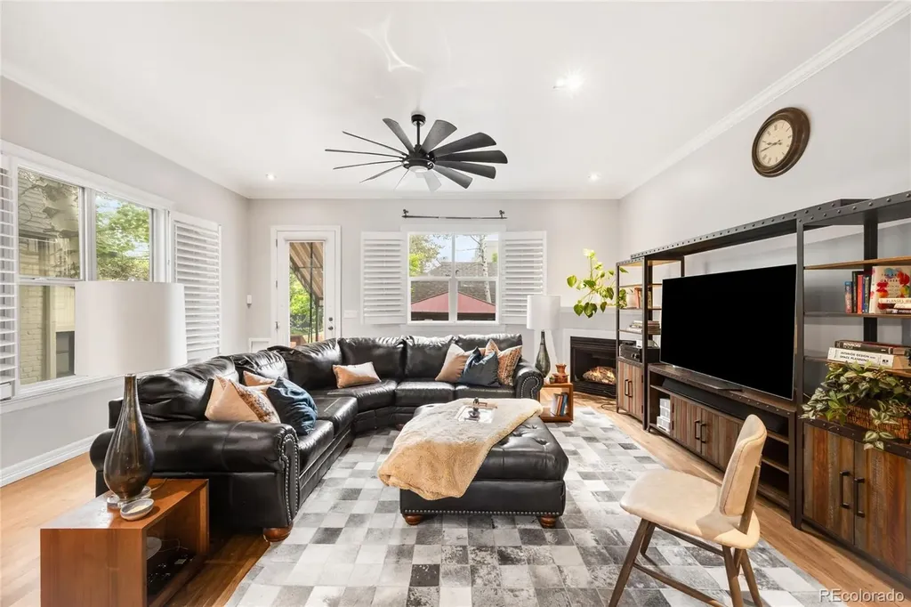 2527 Tremont Place Denver CO 80205