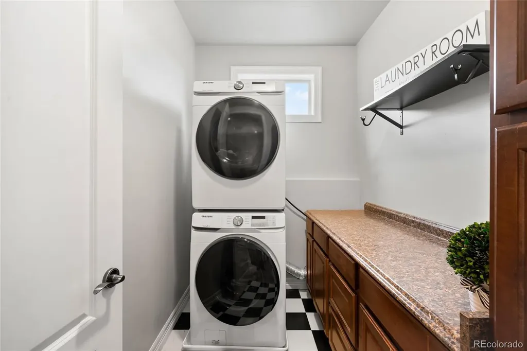 2527 Tremont Place Denver CO 80205