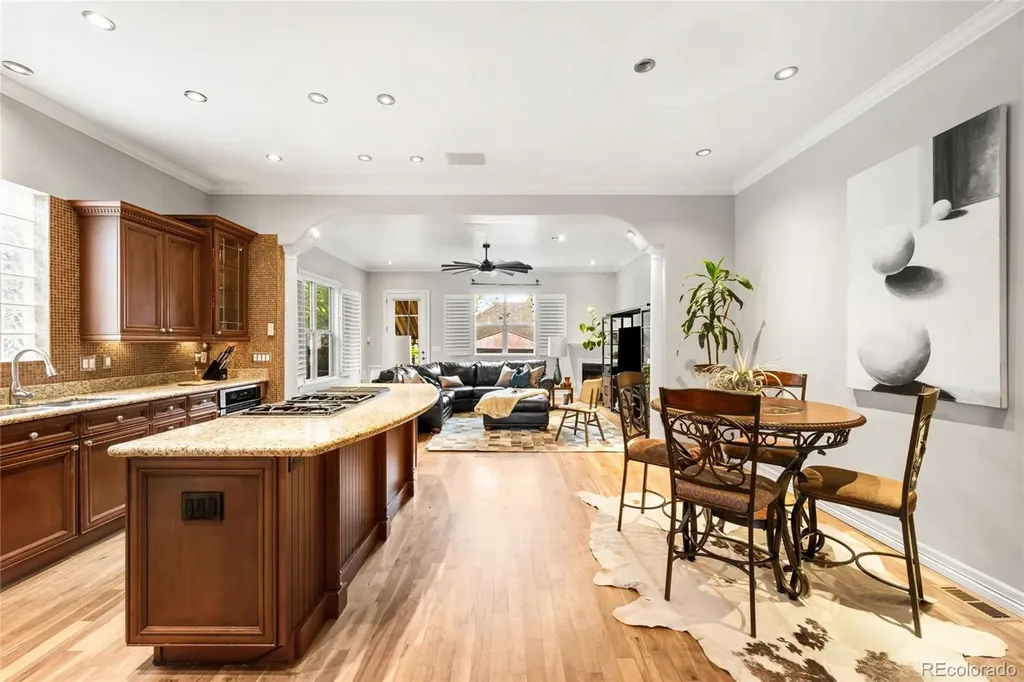 2527 Tremont Place Denver CO 80205