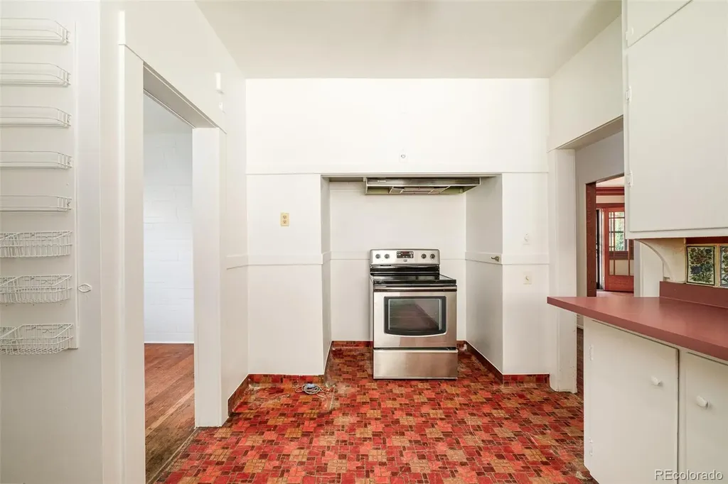 674 Steele Street Denver CO 80206