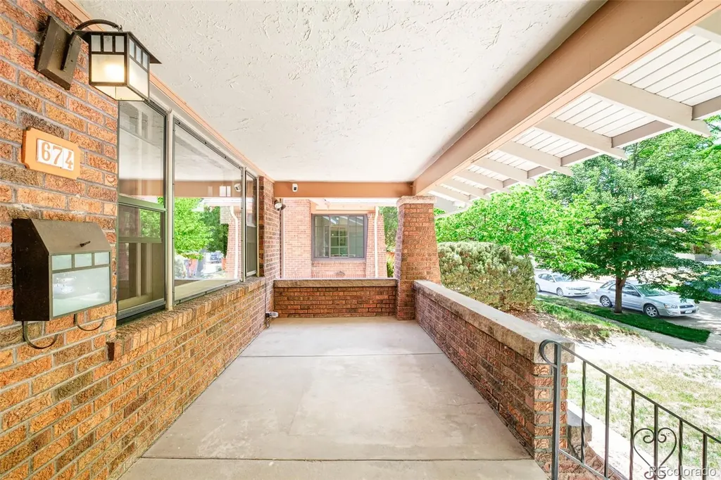 674 Steele Street Denver CO 80206