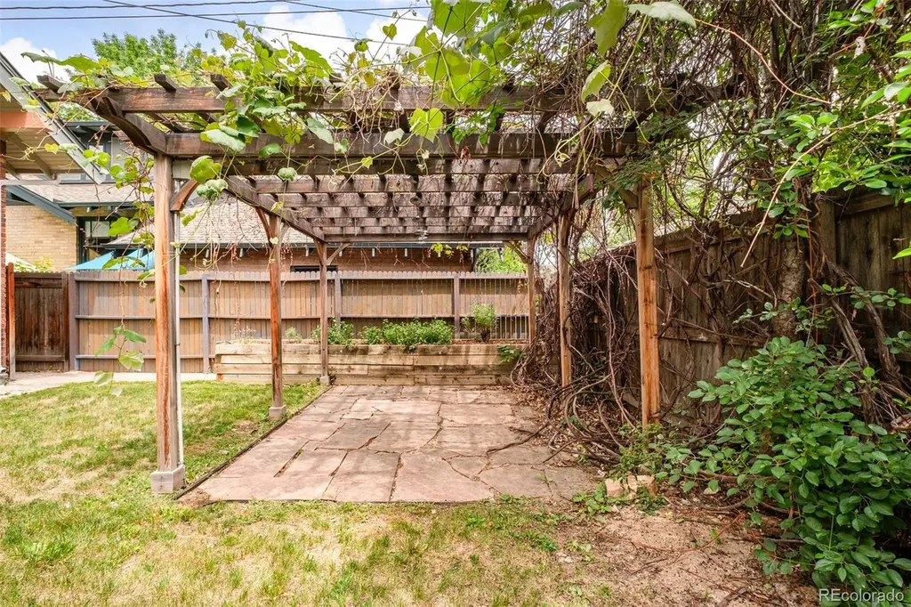 674 Steele Street Denver CO 80206