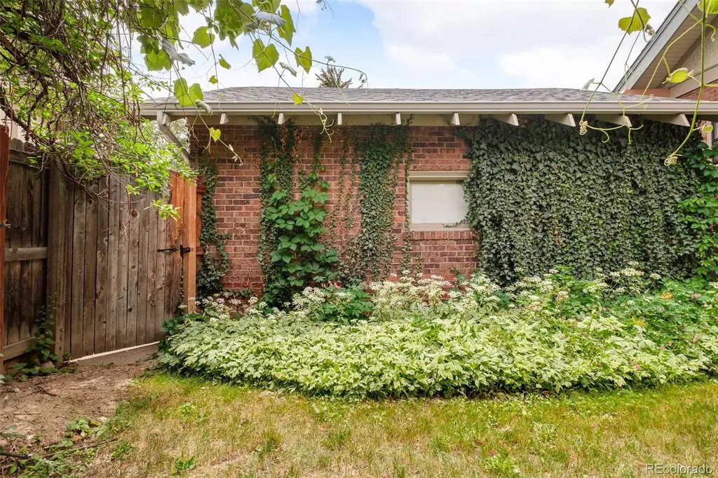 674 Steele Street Denver CO 80206