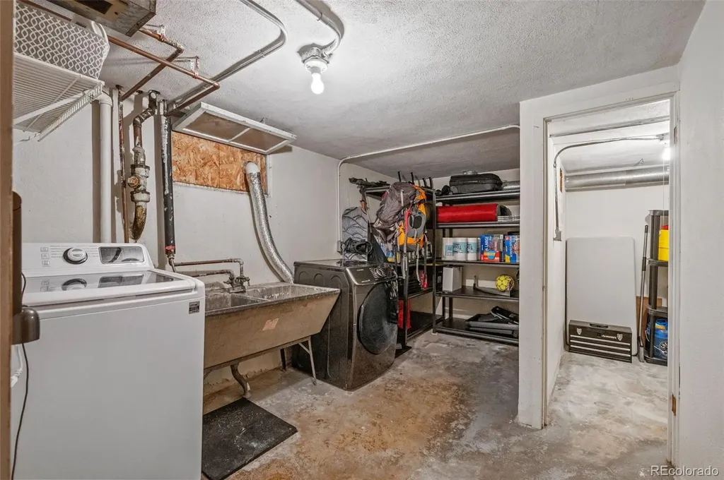 1095 Carr Street Lakewood CO 80214