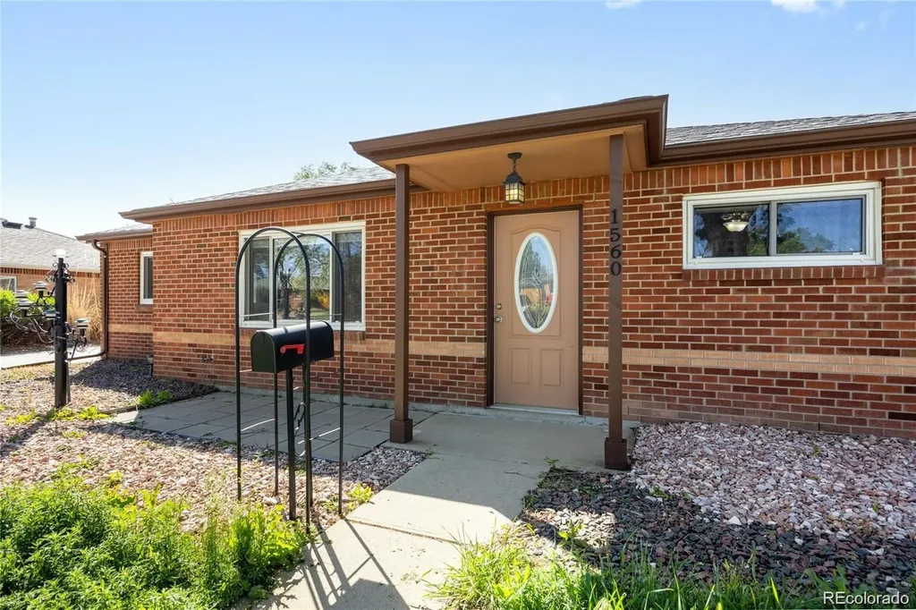 1560 Pueblo Court Thornton CO 80229